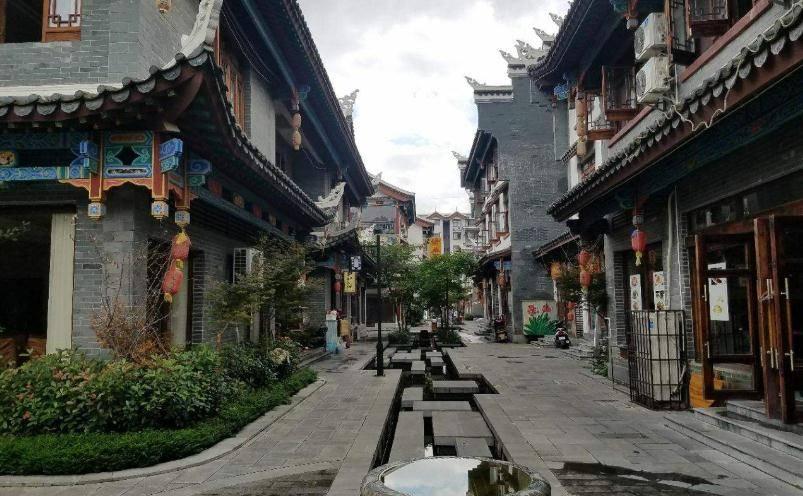 为什么年轻人喜欢熬夜？游戏画面